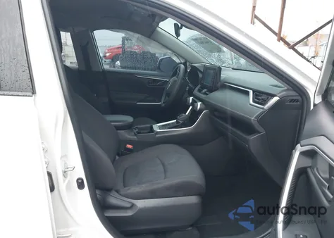 2019 Toyota Rav4 Le z USA, uszkodzony, nr VIN JTMG1RFV5KD036006